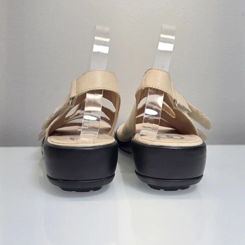 Gravity Defyer Strappy Sandals 9.5M Beige Leather‎ Versoshock Comfort Orthopedic